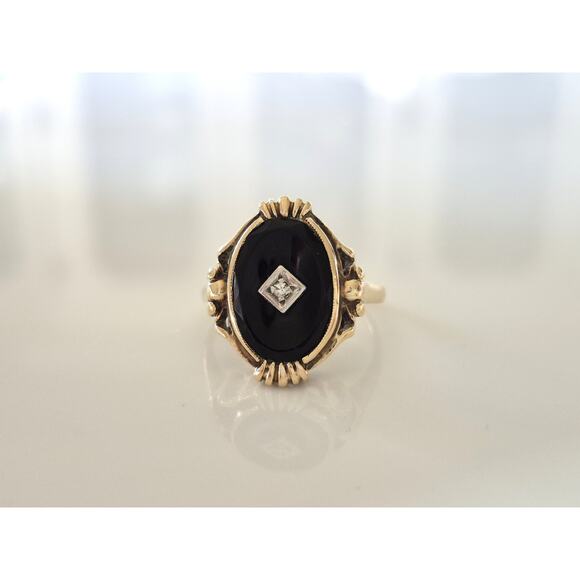 Vintage Mid-Century 14K Gold Onyx and Diamond Ring - Picture 3 of 8